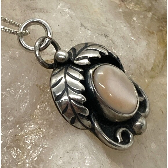 Vintage SW Style Pink Mother of Pearl 16'' Necklace Sterling 925 Silver 3.4g - Picture 4 of 8